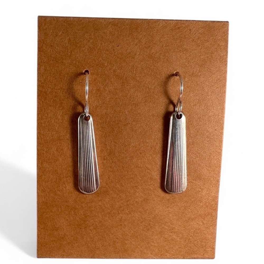 Unbranded Drop Earrings Women‎ OS Silver Excellent Ribbed Textured Dangle Hook